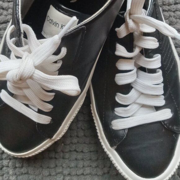 Calvin Klein- Women shoes- size 8 - Picture 3 of 5
